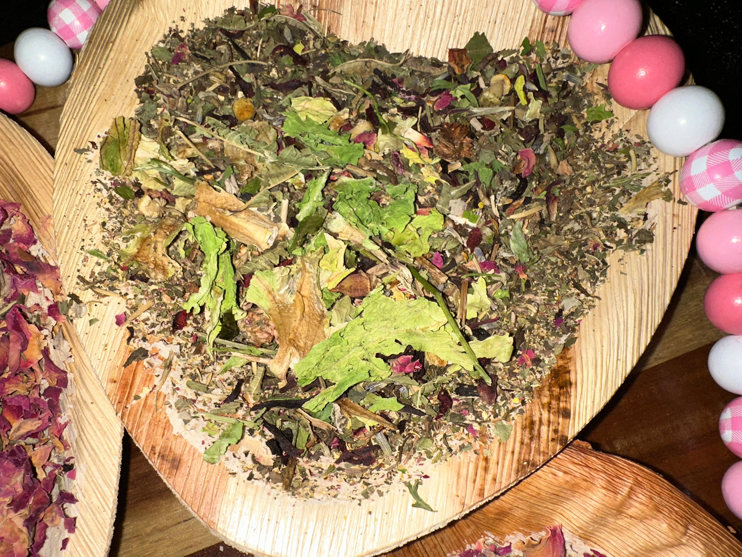 Crunchy Heart Palm Leaf treat, Chew Treat/ Bunny’s, Guinea Pigs, Rats, Gerbils, Small Pets