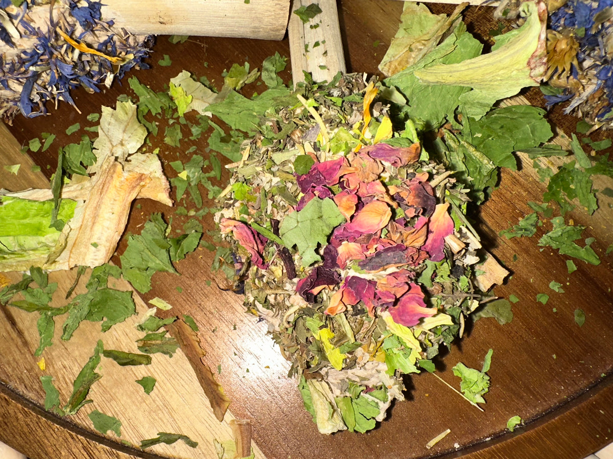 SWEET BAMBOO FLORAL/HERB TREAT/CHEW STICKS/ Bunny’s/Guinea Pigs/Hamsters/Rats/Gerbils/Small Animals