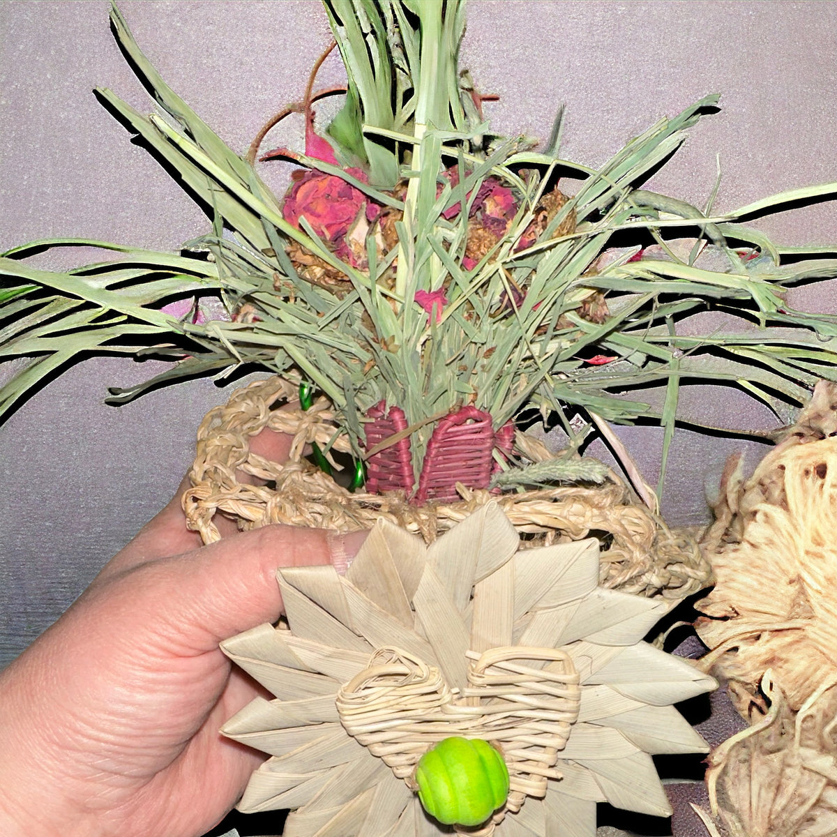 Rose Bouquet Enrichment Chew, Treat/Bunnys, Guinea Pigs, Rats, Small Pets